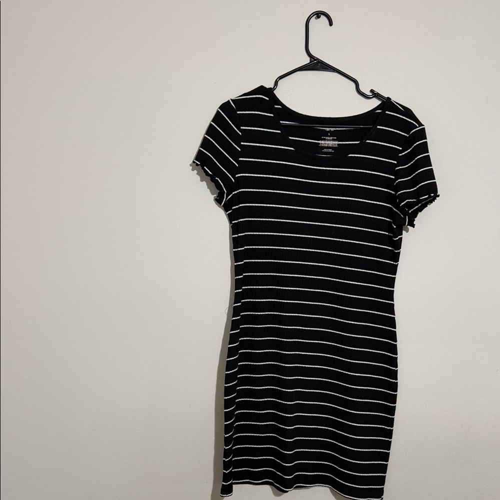 Arizona Jean Company Black and White Top